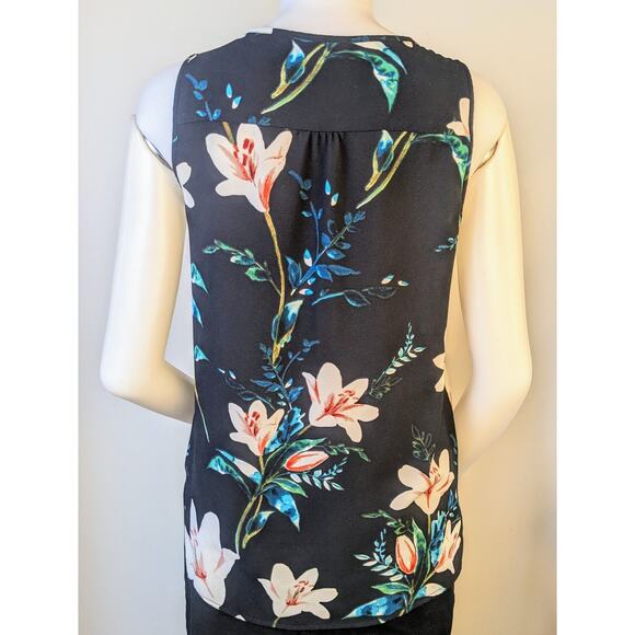 C & E Sleeveless Blouse Small Black Pink Tropical Floral V-Neck Cottagecore - Picture 5 of 7